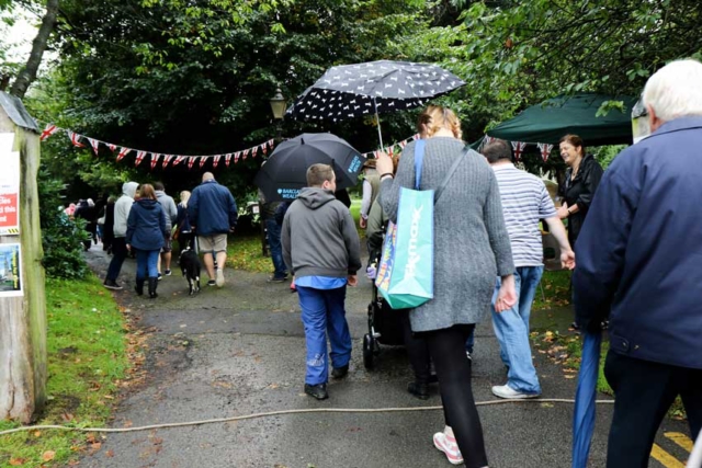 Visitors welcomed to the Tardebigge Fair and Show 2016